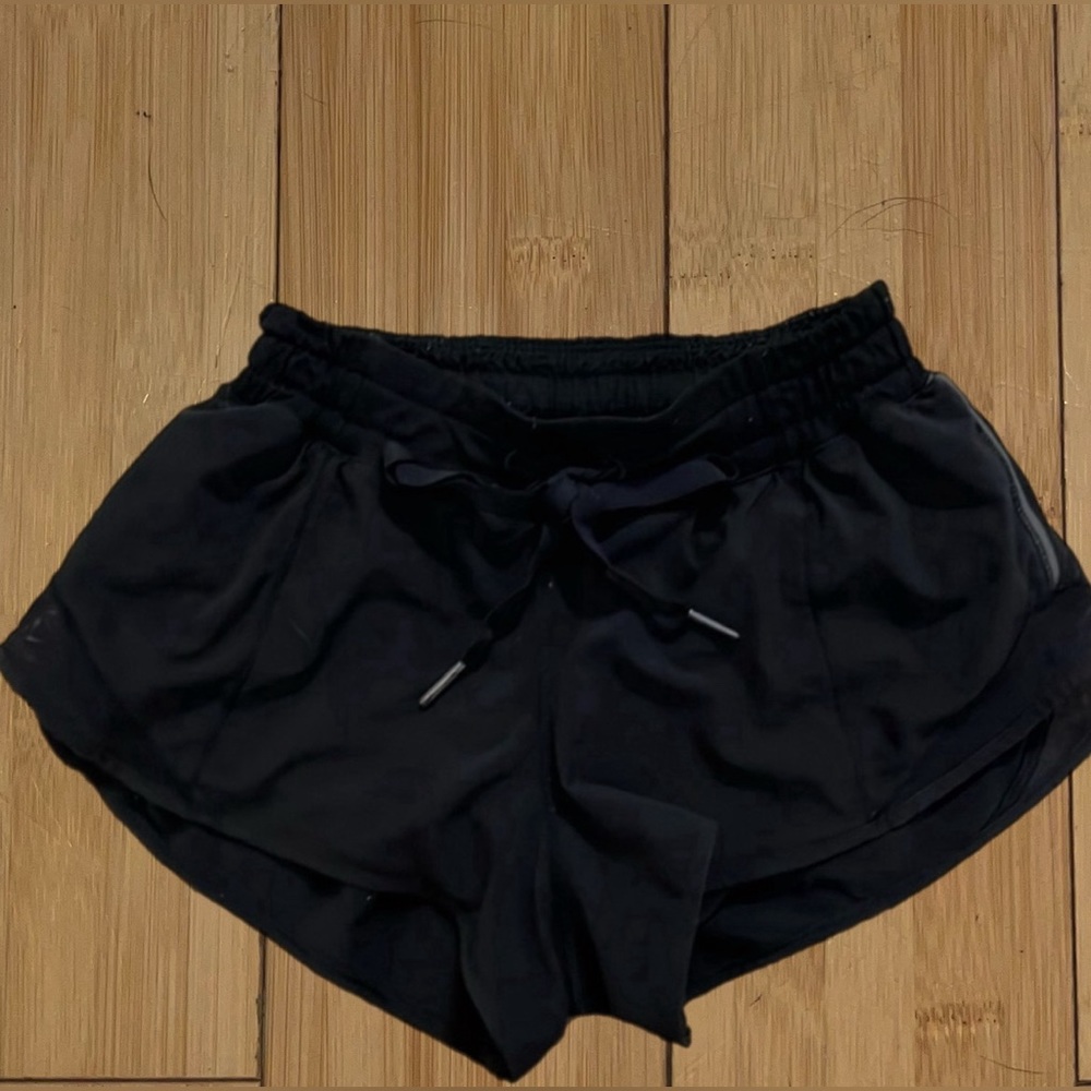 Lululemon 🍋 hotty hot shorts with drawstring. Size 2, lightly worn.